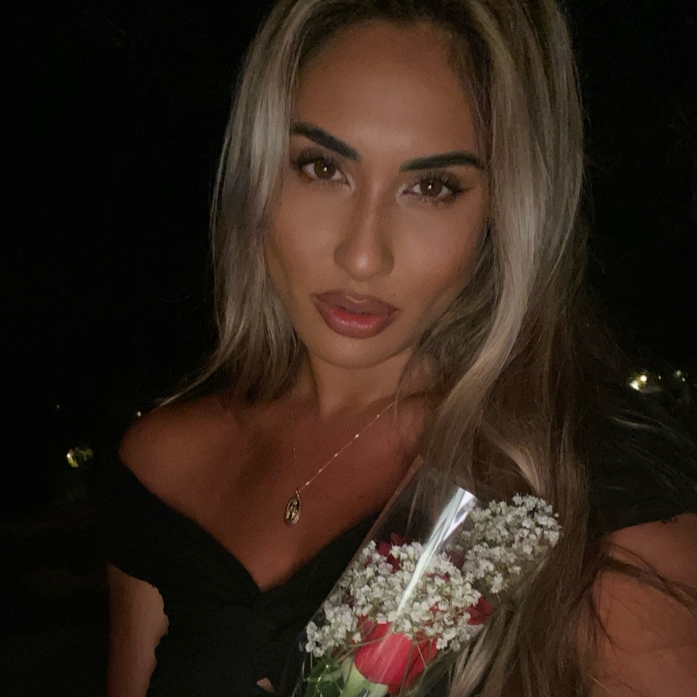 Meet your Posher, Makeila 🌹